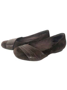 Clark’s Bendables Leather Suede Slip On Shoes with Leather Details Rounded Toe🟤